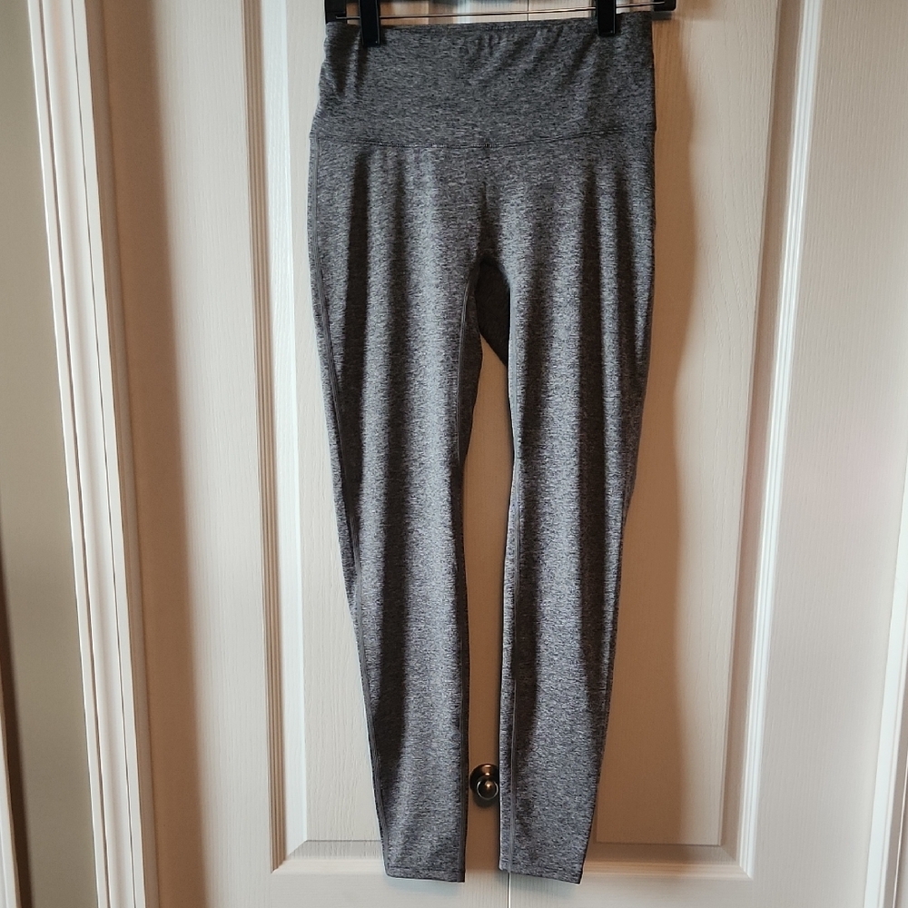 Gray High-Rise Athletic Leggings with Stretchy Fabric